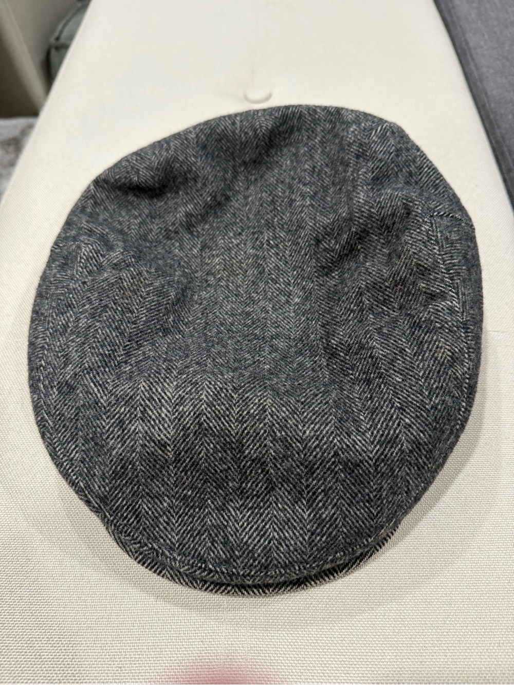 Vintage Malrov Men's 100% wool Gray Herringbone Flat Cap, newsboy